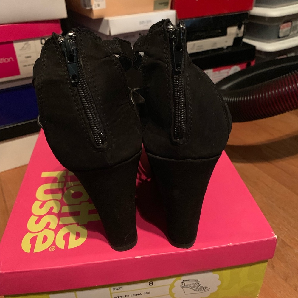 CHARLOTTE RUSSE LENA Wedges - Picture 2 of 4